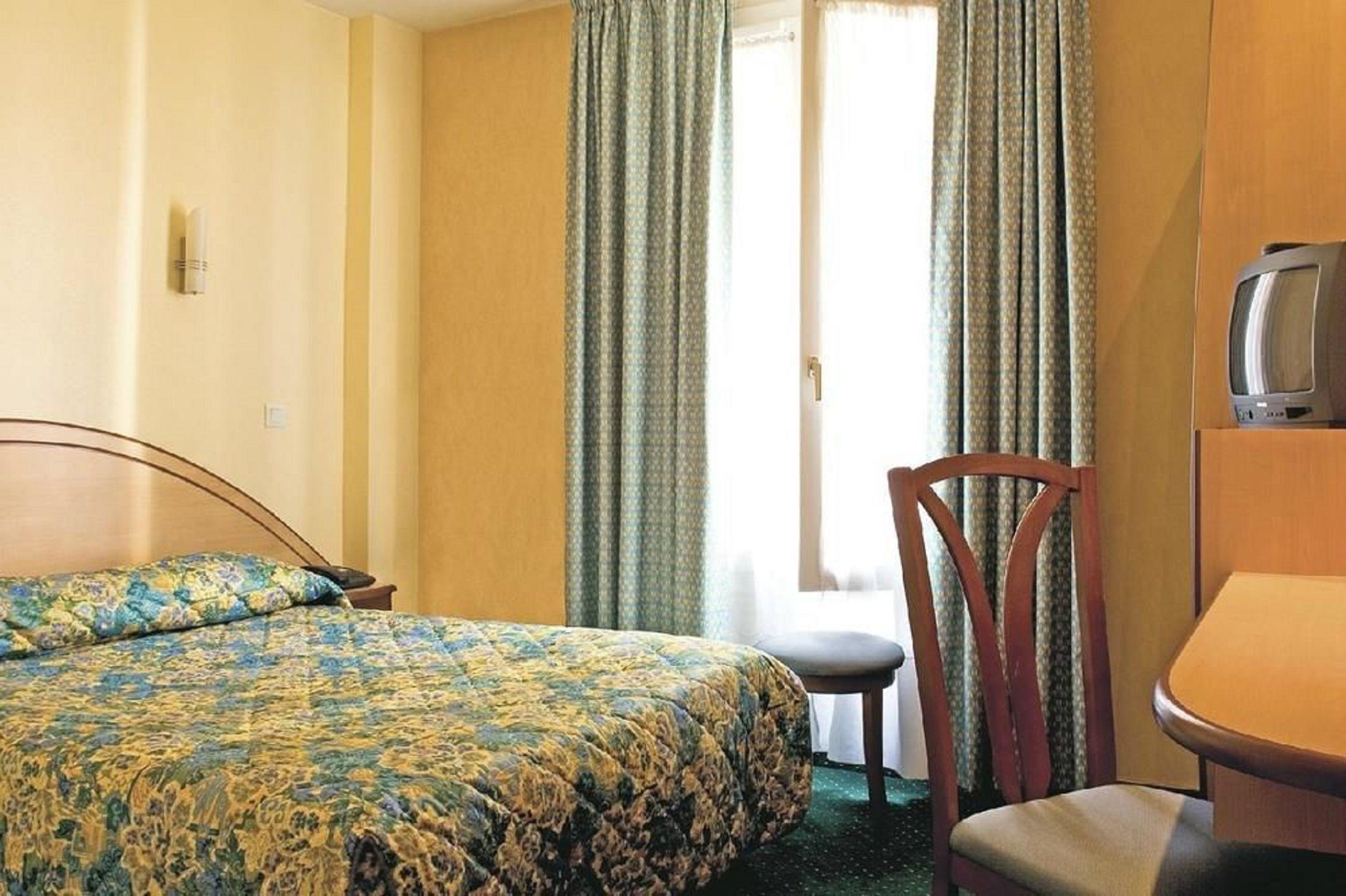 Hotel Terminus Montparnasse Paris