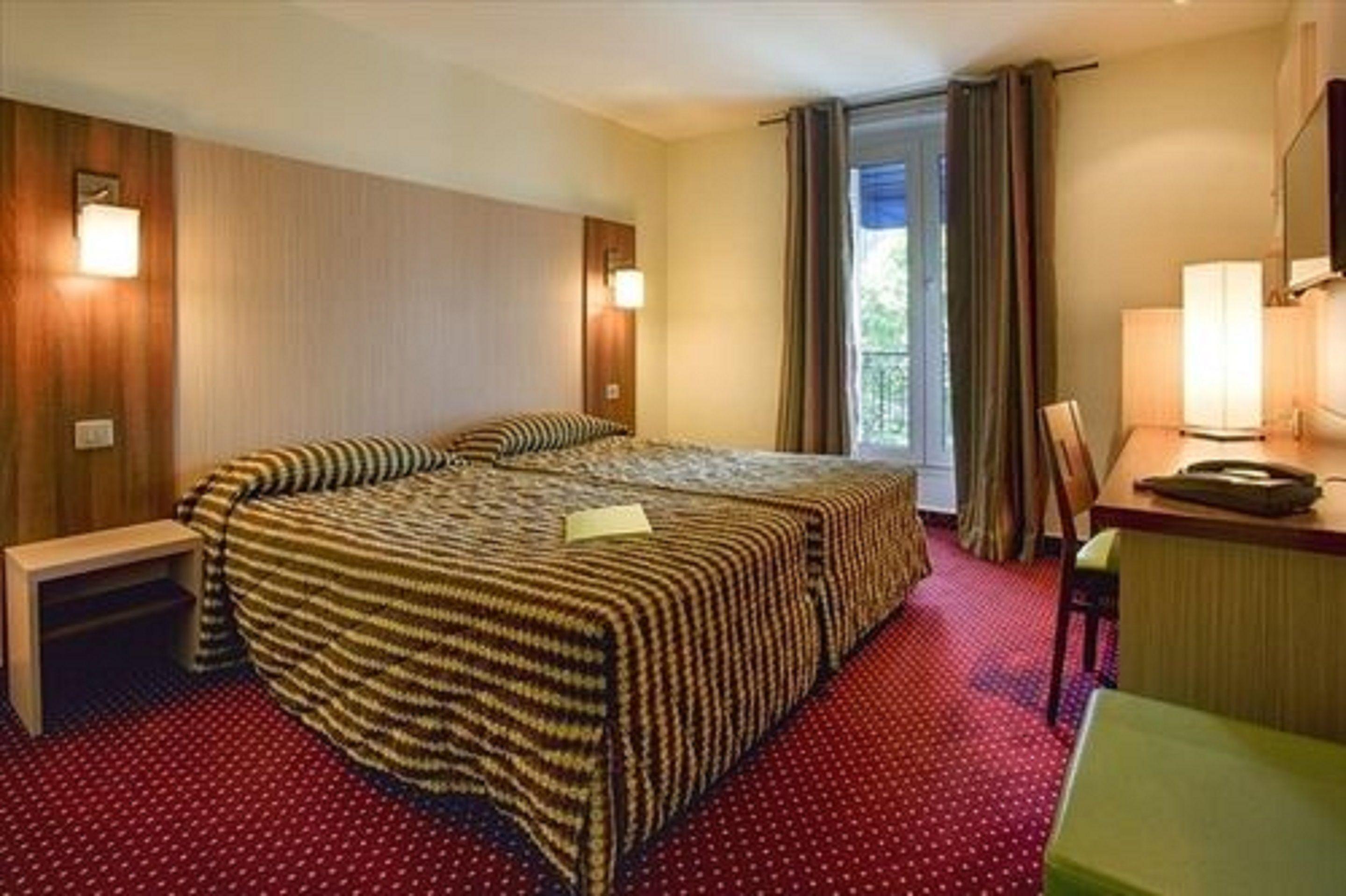 Hotel Terminus Montparnasse 3*