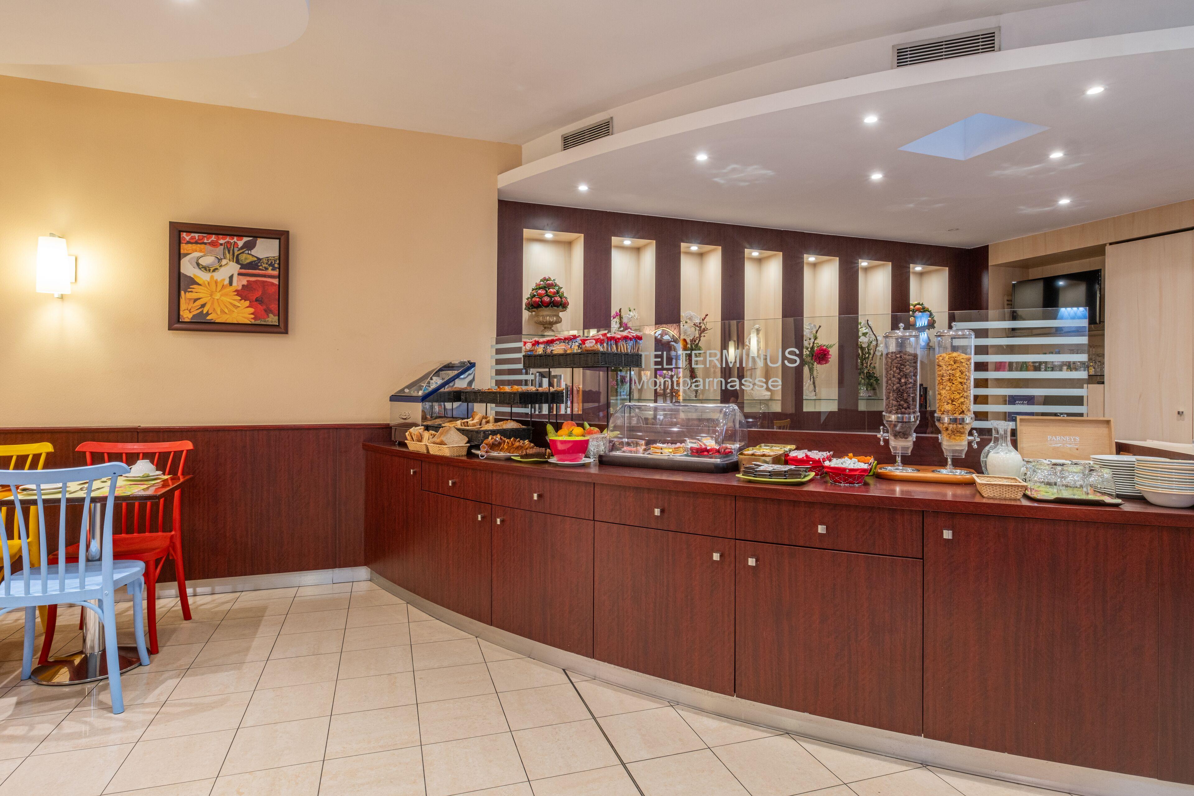 Hotel Terminus Montparnasse 3*